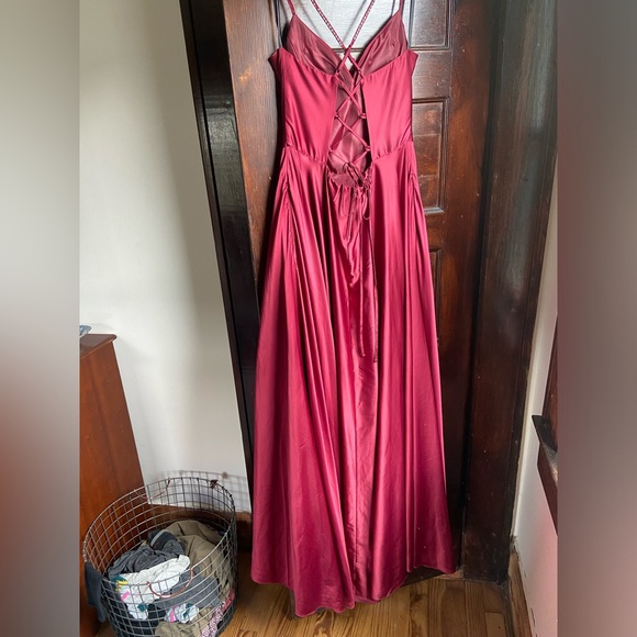 B. Darlin Gown in Color Wine- Size 15/16 - Picture 5 of 9